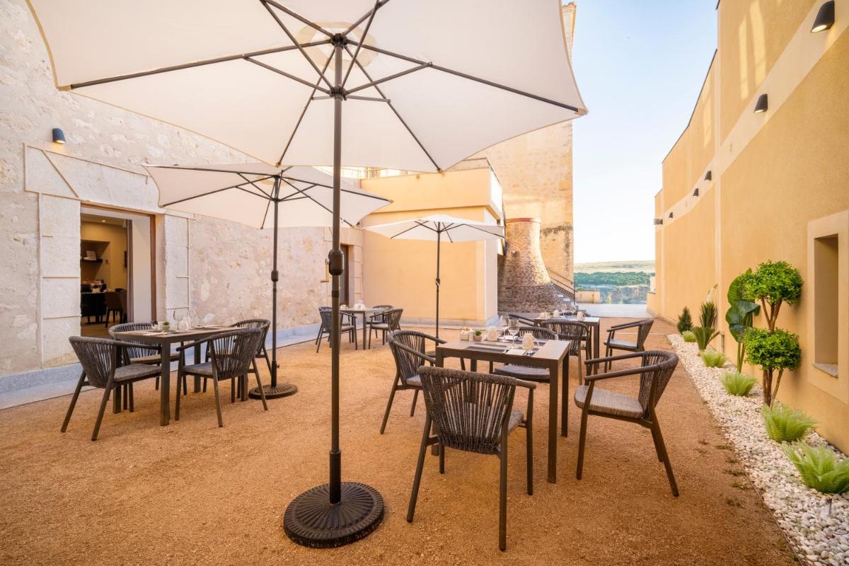 Un patio o zona al aire libre en Áurea Convento Capuchinos by Eurostars Hotel Company