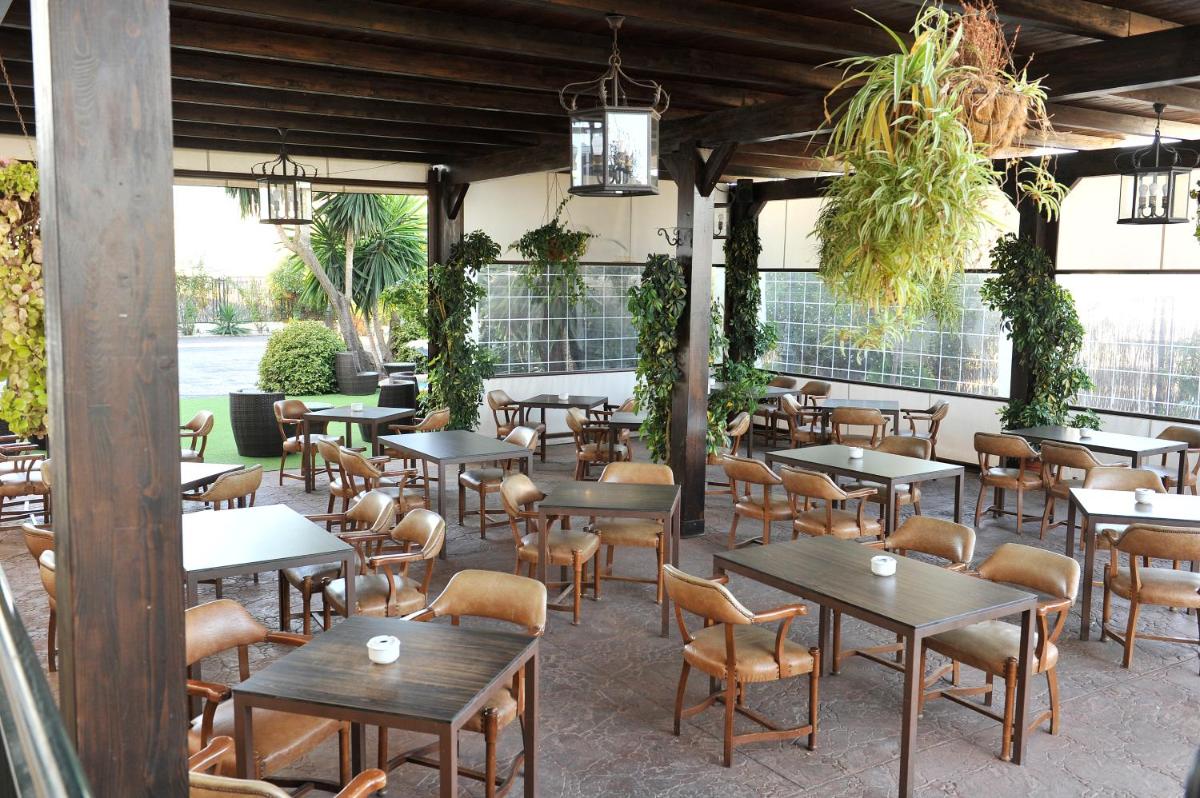 Hotel Lozano - Housity