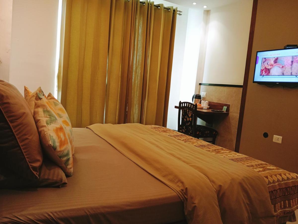 HOTEL CENTRA - Housity
