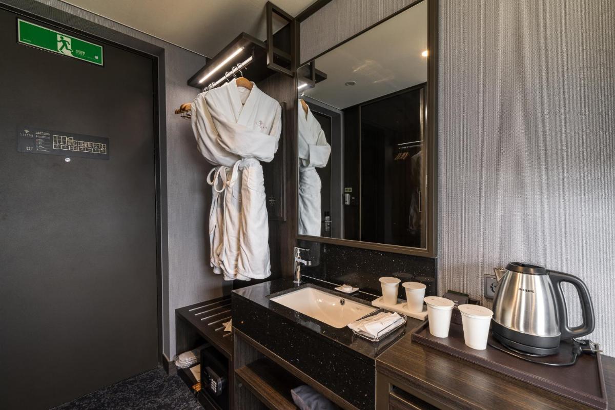 Layers Hotel Busan Hadan - Housity