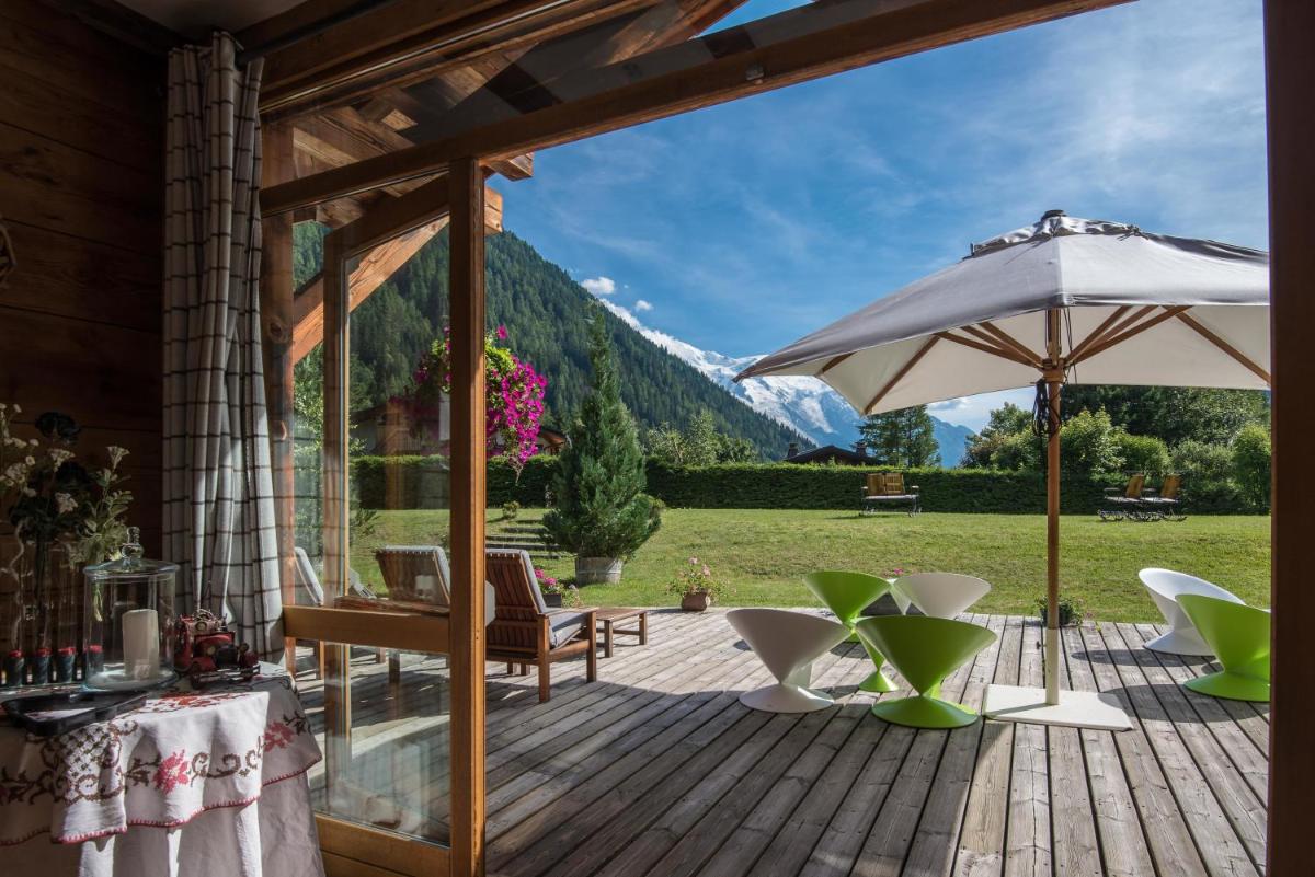 Vue générale sur la montagne ou vue sur la montagne depuis l'hôtel