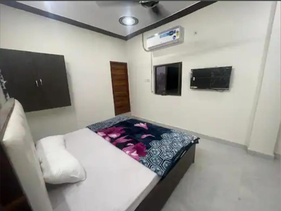SHREE JEE HOME STAY - Housity
