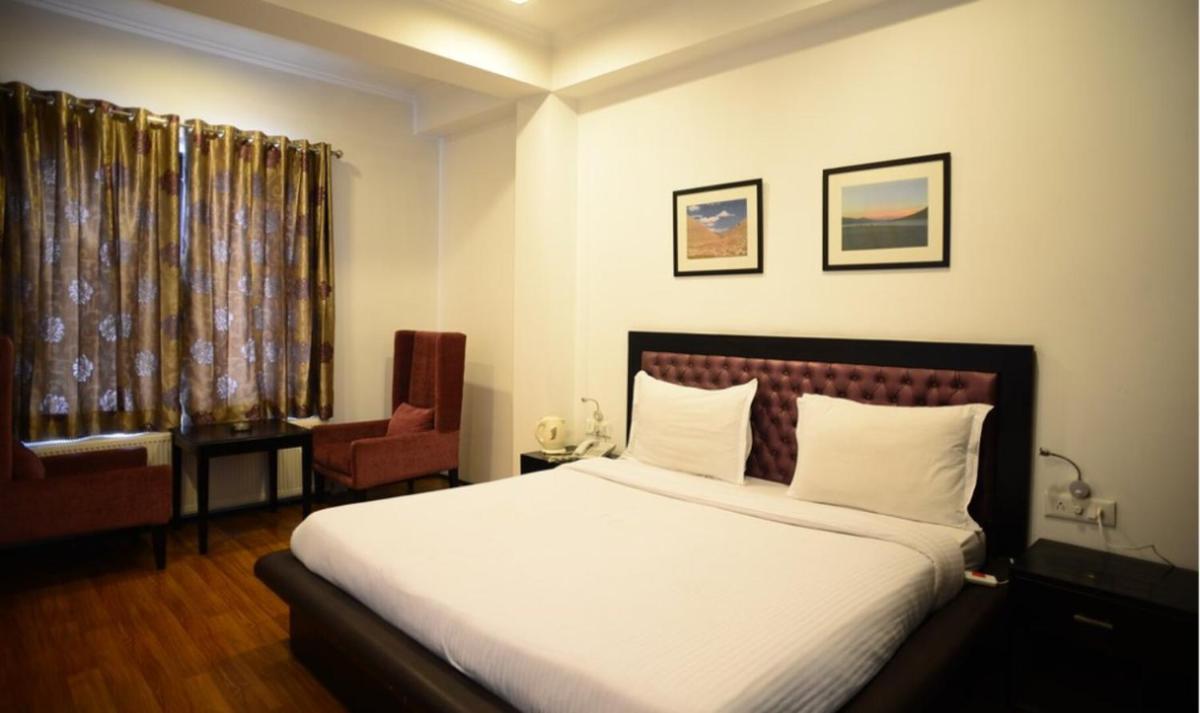 Hotel Anandi Inn By BookingCare - Housity