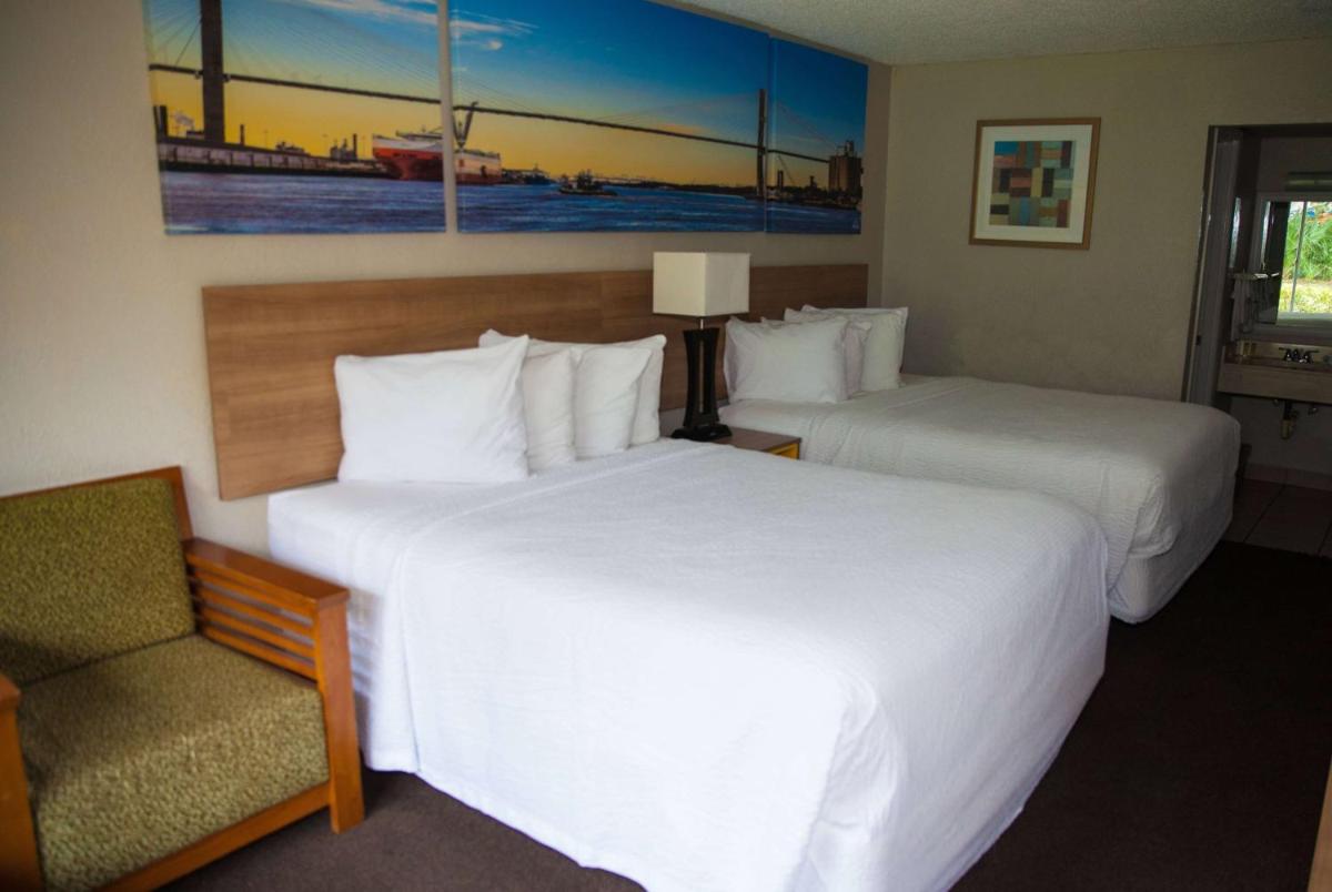 Days Inn by Wyndham Cocoa Cruiseport West At I-95/524 - Housity