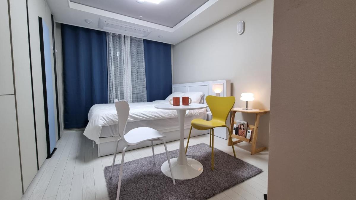 Mia House - Housity