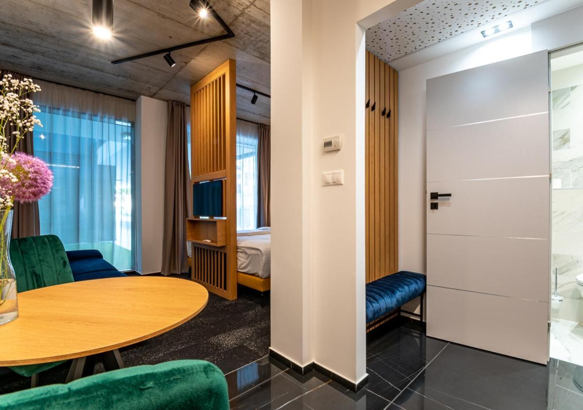 Noir Hotel - Housity