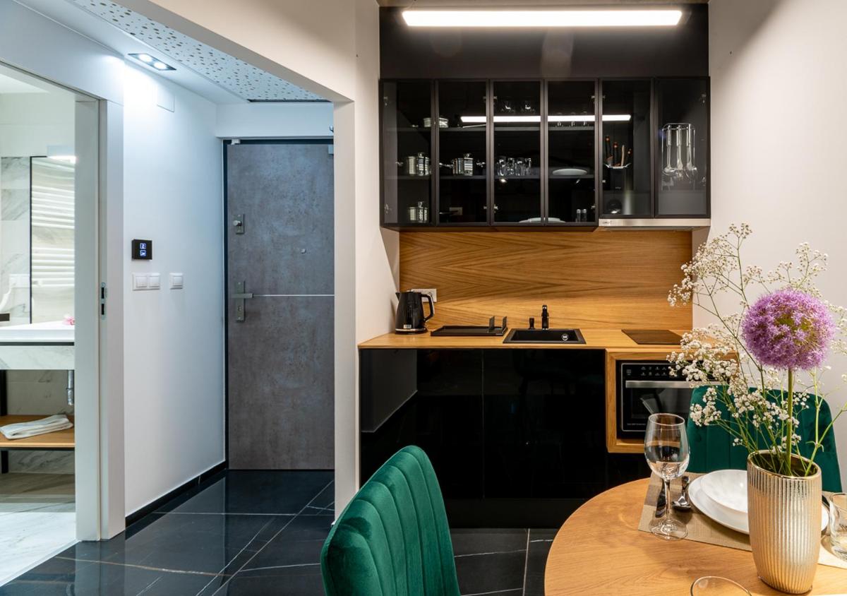 Noir Hotel - Housity