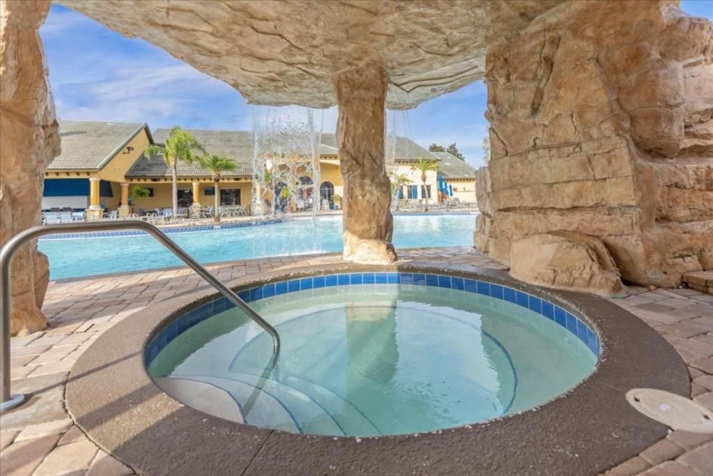 4 Bedrooms - 3 Bathrooms - Paradise Palms 2903 Bp - Housity