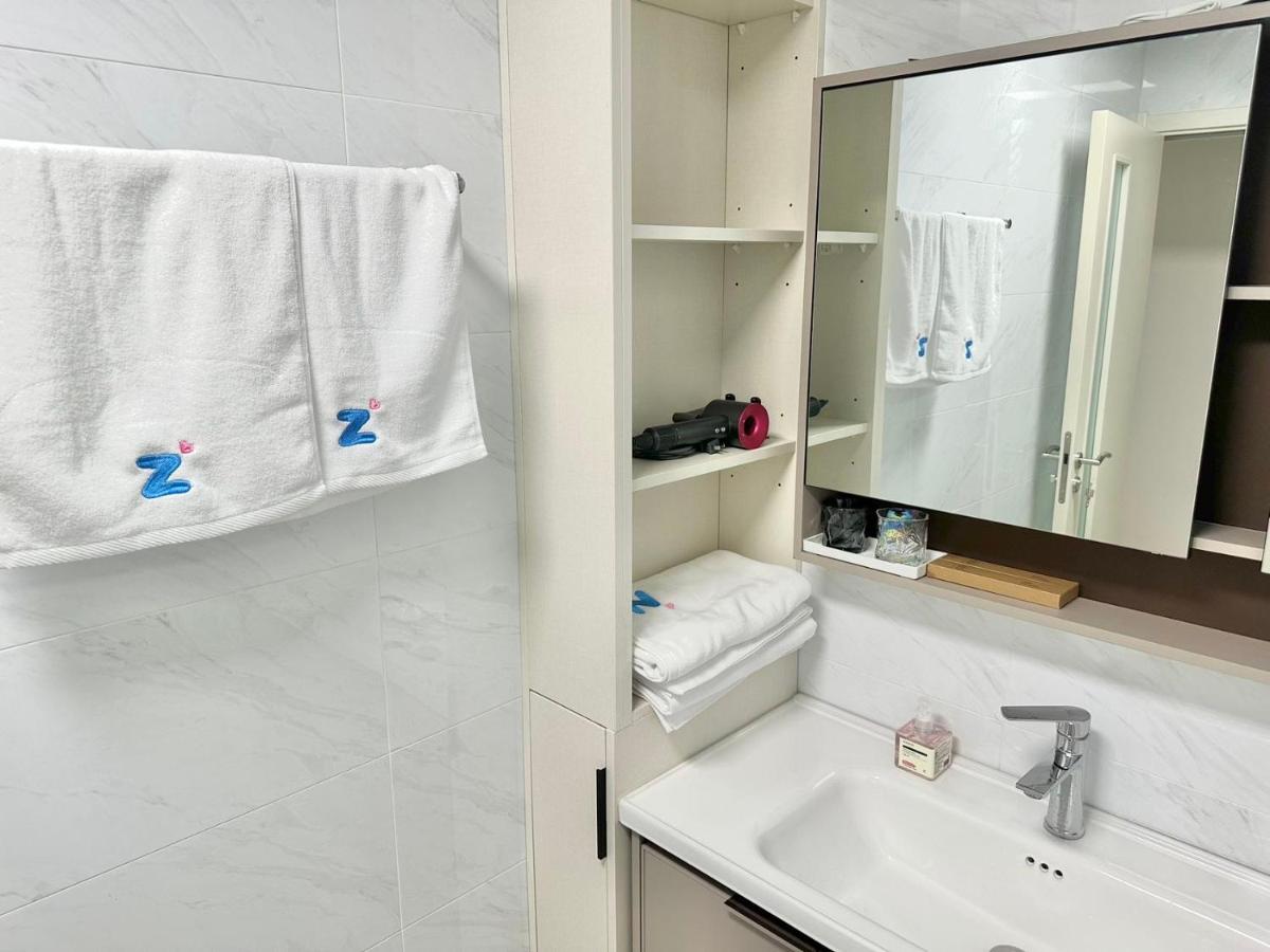 Shanghai Shining River Apartment -Near the Bund - Hizvo