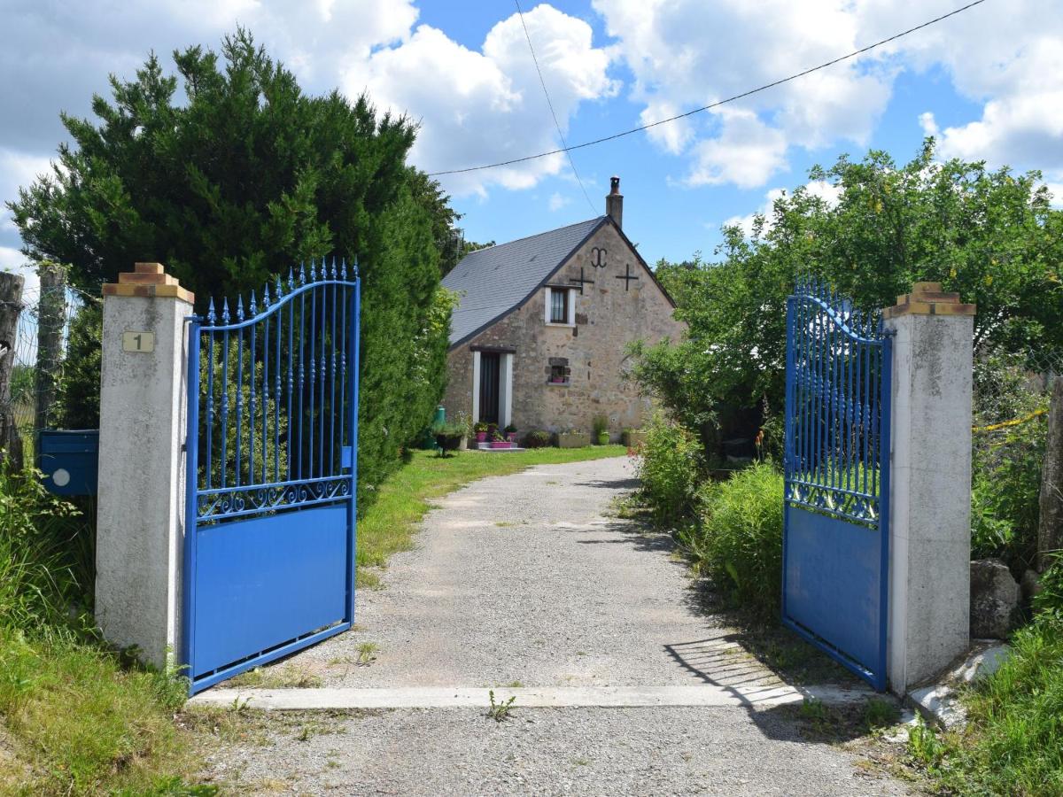 Charme et Authenticité en Forêt Maine Normandie : Demeure Rénovée avec Jardin, Idéale pour Séjour Détente - FR-1-410-186 - Housity