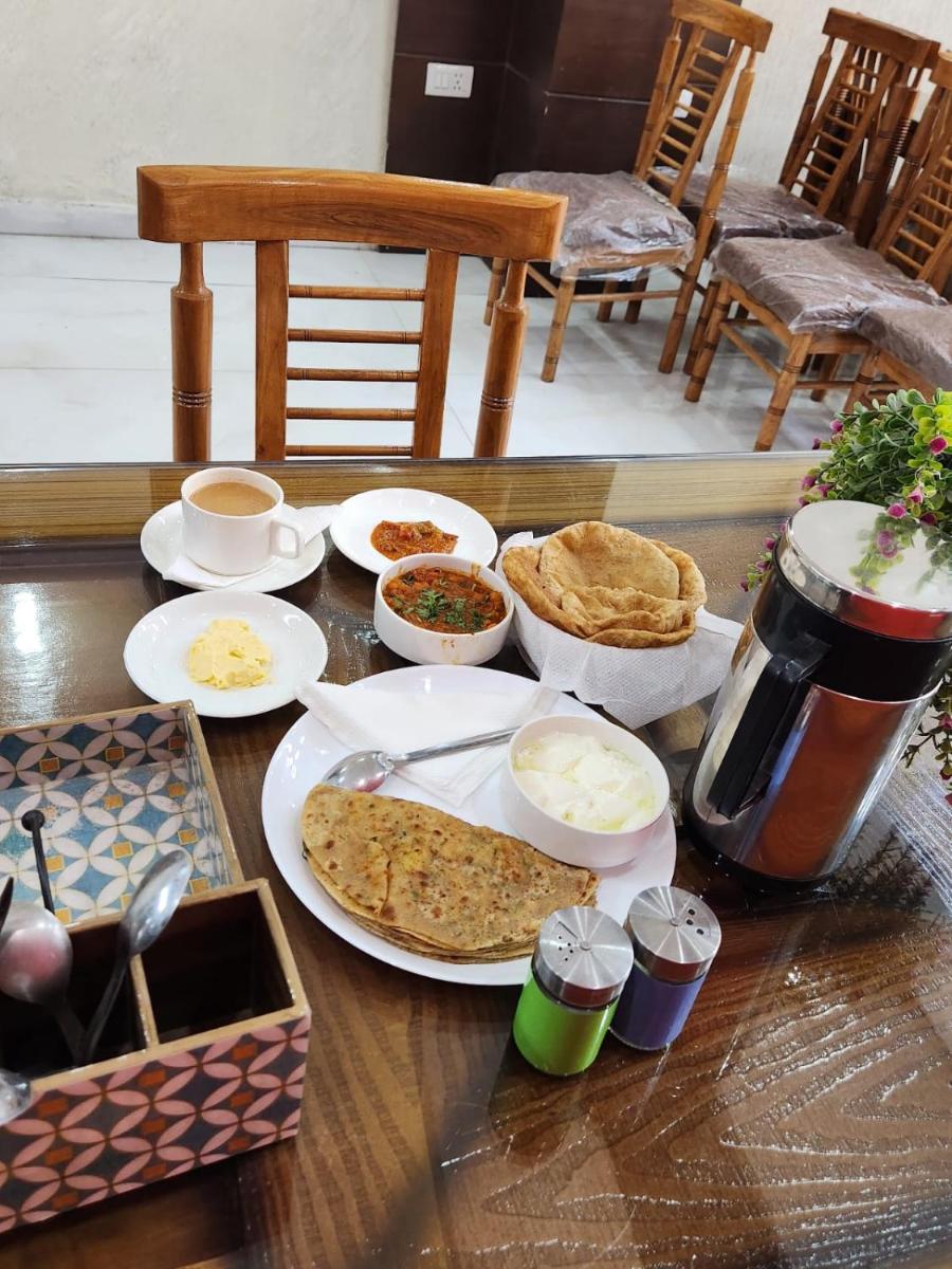 Airport Hotel Claytone - Housity
