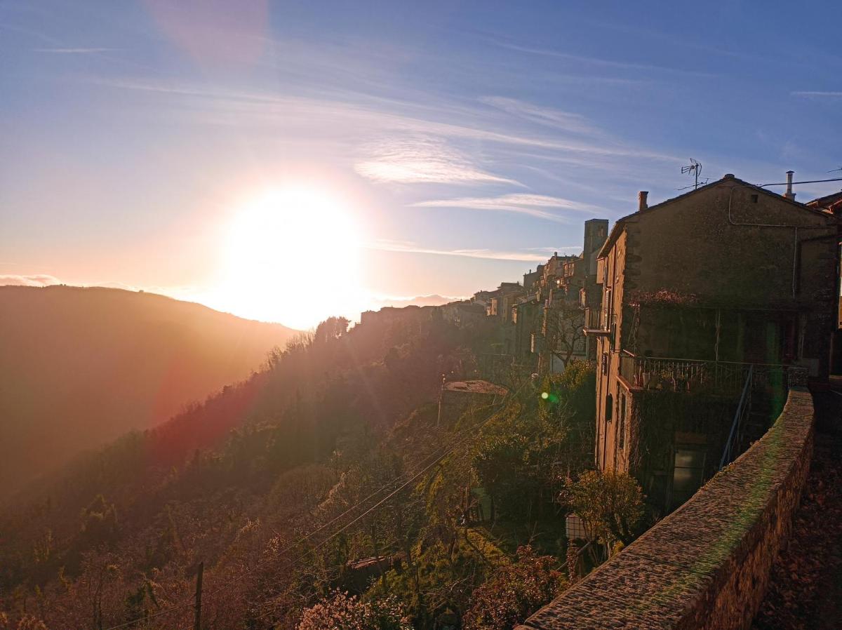 Accogliente casa in pietra in borgo medievale - Housity