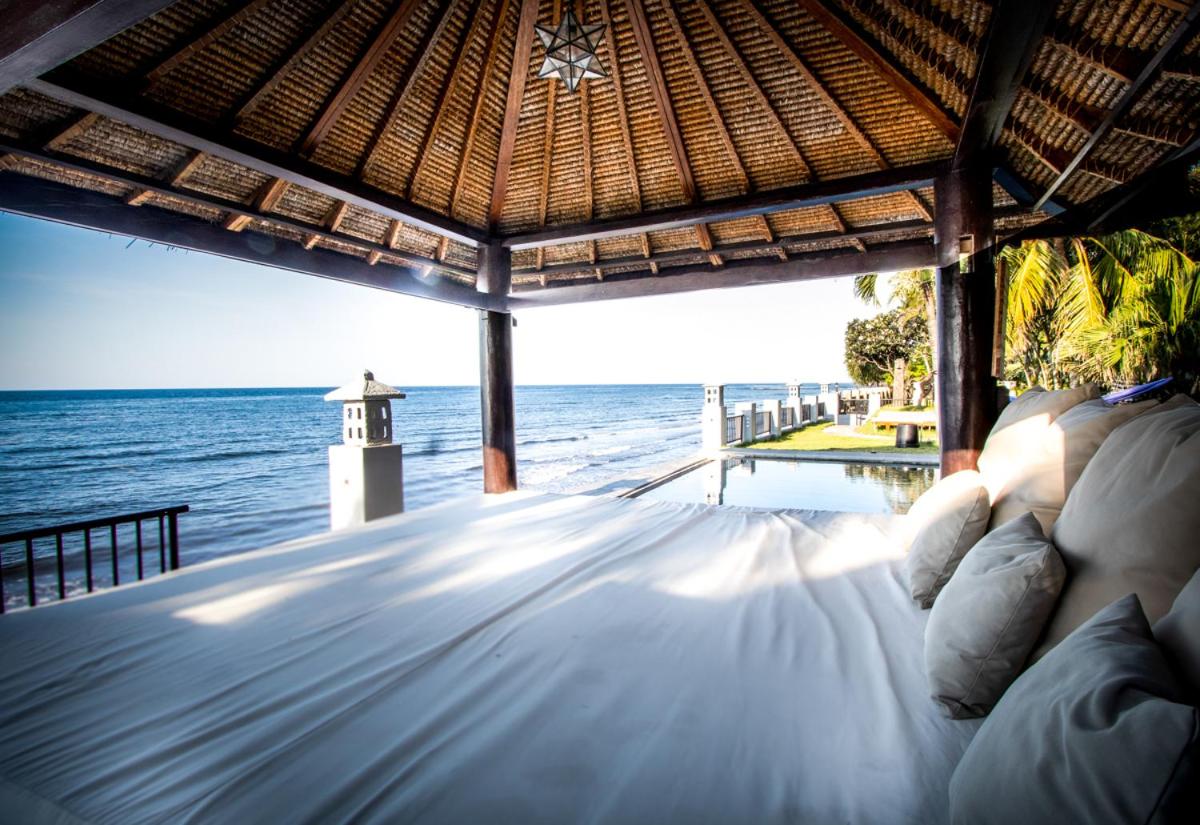 Luxurious & Tranquil Beachfront private villa with private pool - Housity