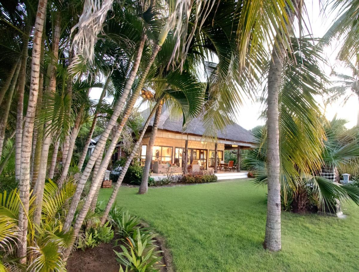Luxurious & Tranquil Beachfront private villa with private pool - Housity