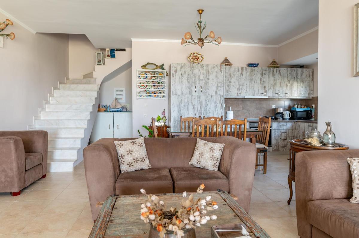 Irini's house afandou - Housity