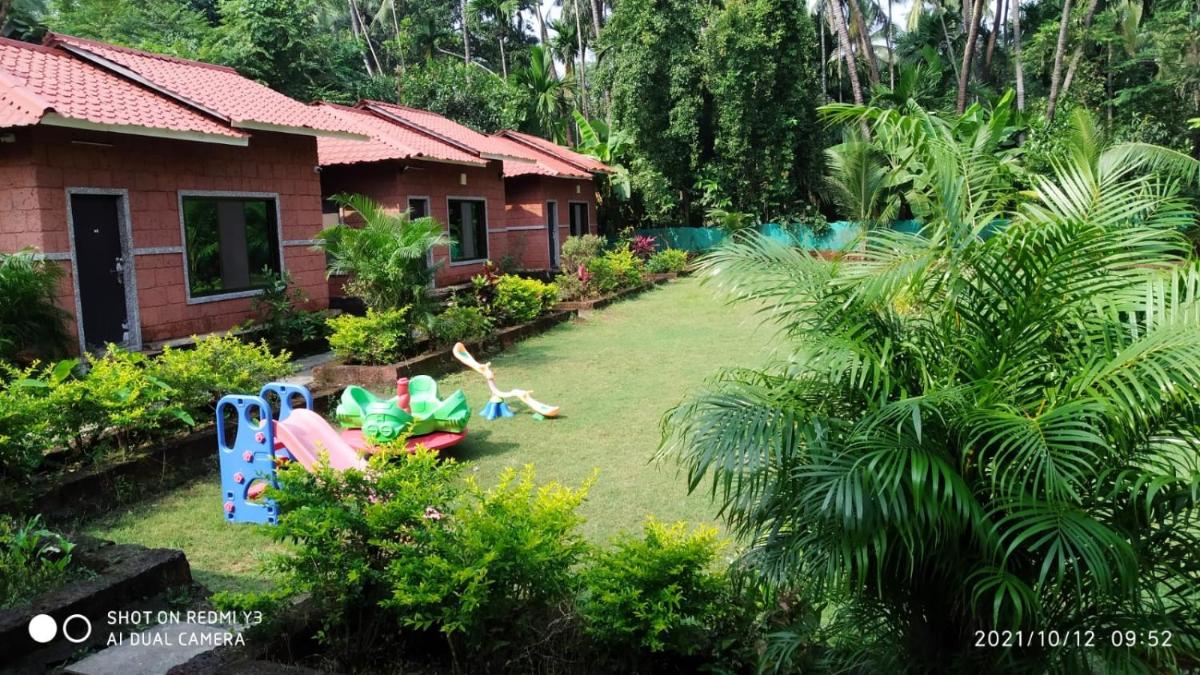 MEET HOLIDAYS - Housity