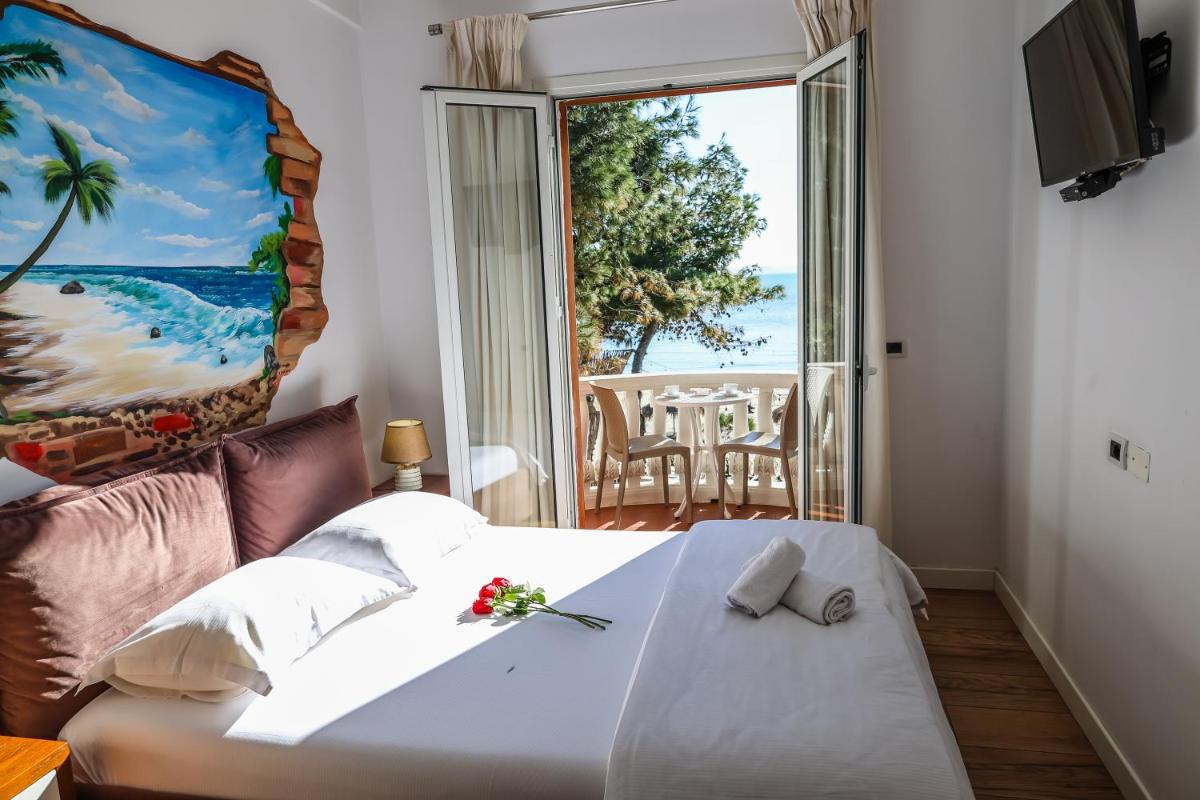 COSMO Beach Hotel - Hizvo