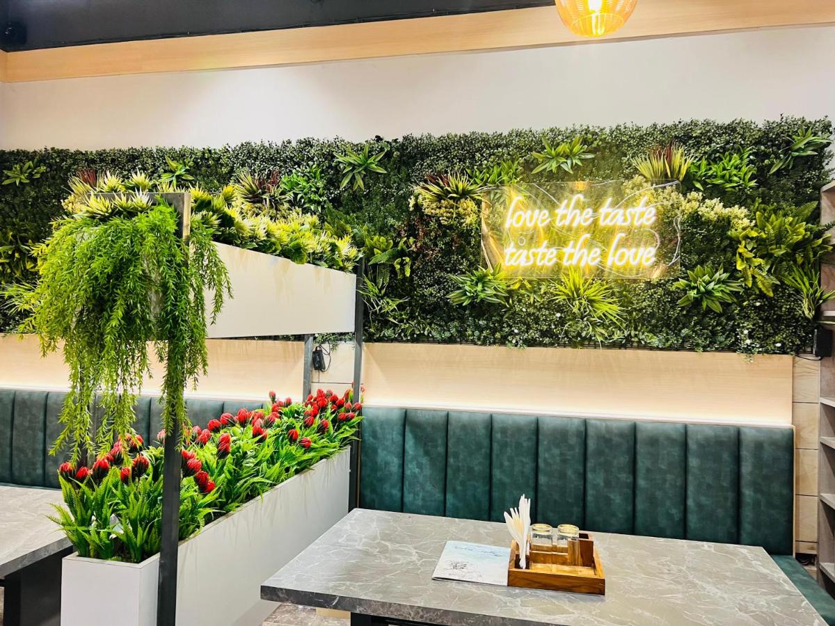 Krishna Garden Hotel & Restaurant - Housity