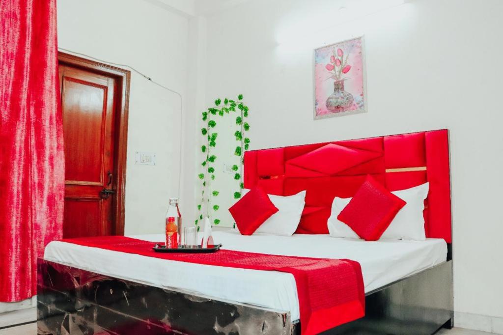 Suitetrails - Madhav Palace
