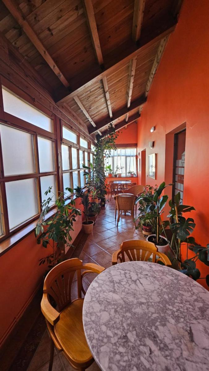 HOSTAL ALBE - Housity