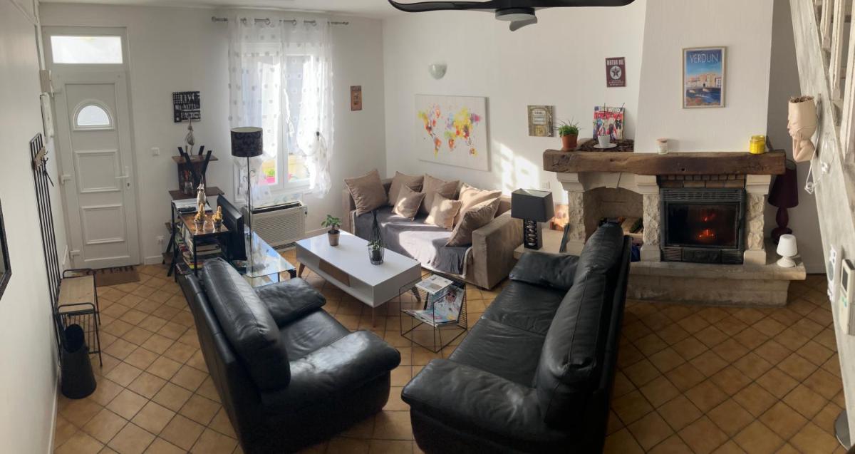 Jolie, cozy, confortable maison de ville au calme à 5min du centre de Verdun, parking devant la maison - Housity