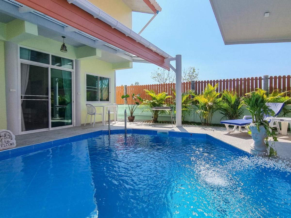 Tina's Living Paradise - Guesthouses with private pool, 5 min to beach - Housity