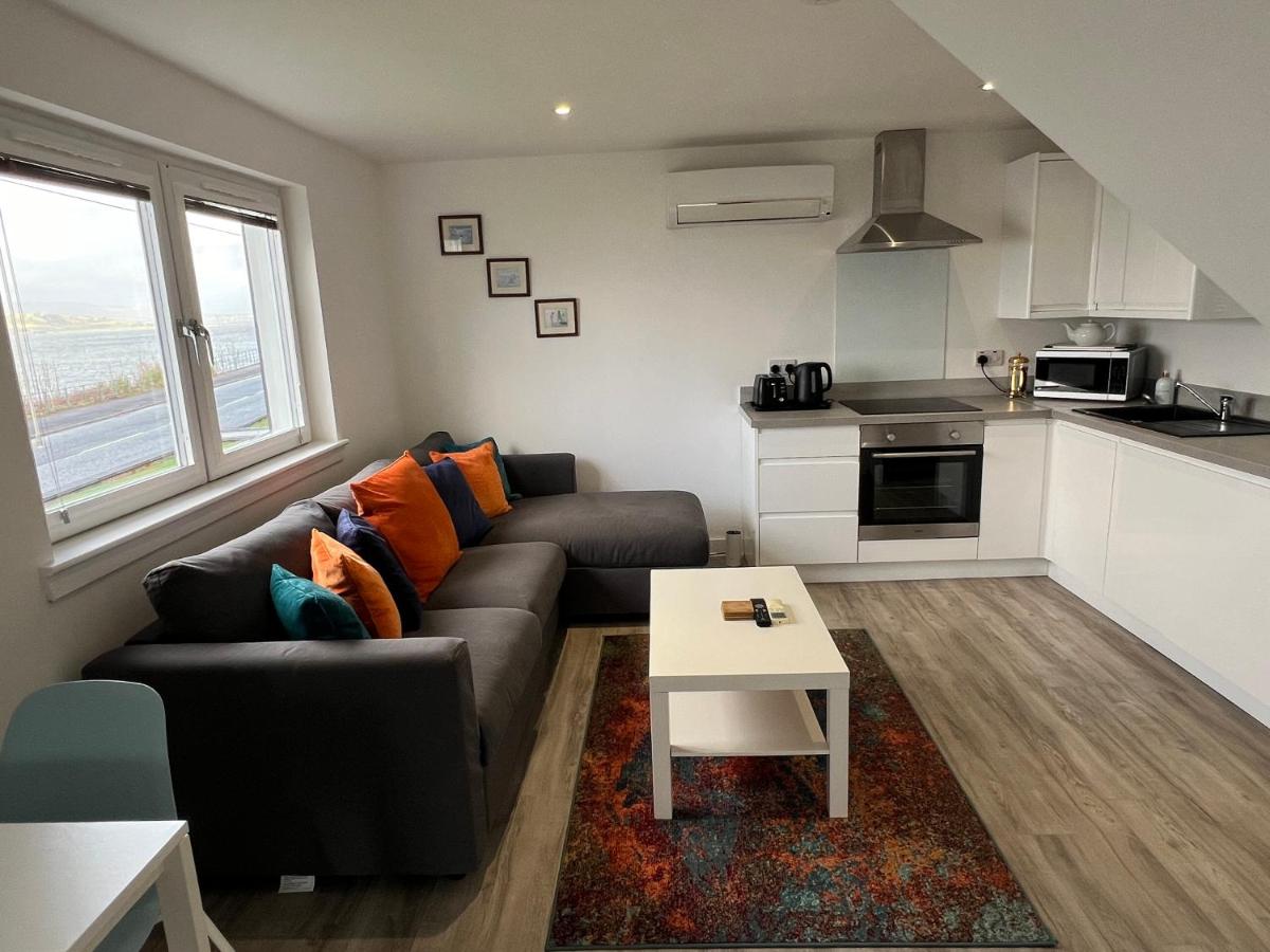 The Wee Cottage by the Ferry - Housity