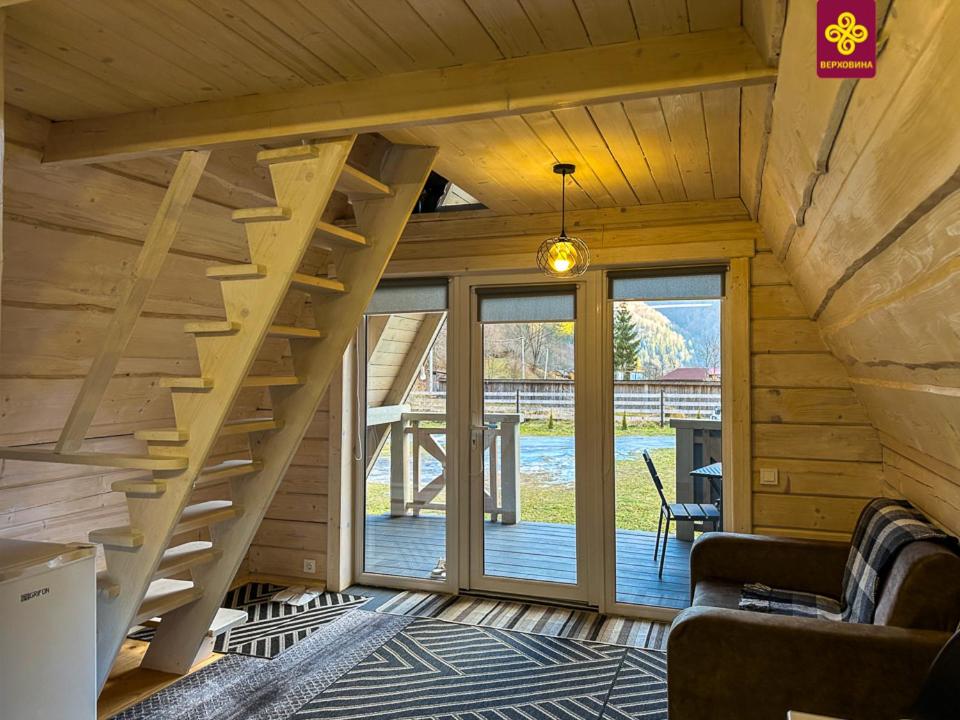 A frame house Kryvorivnia - Housity