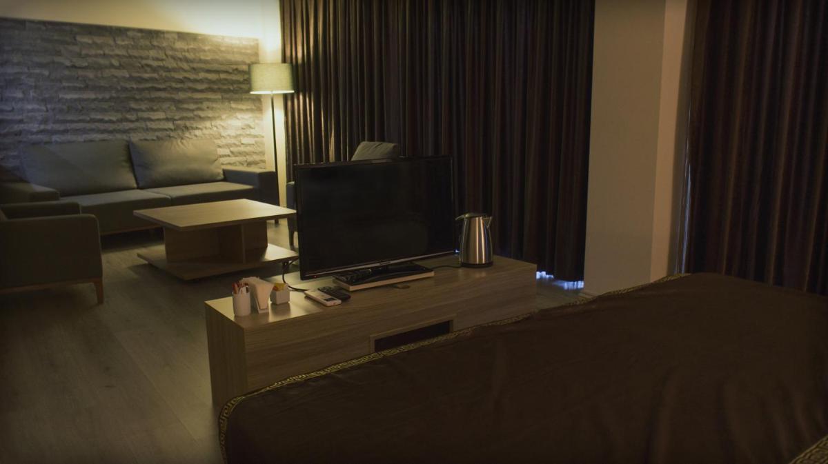 Sun Suites - Housity