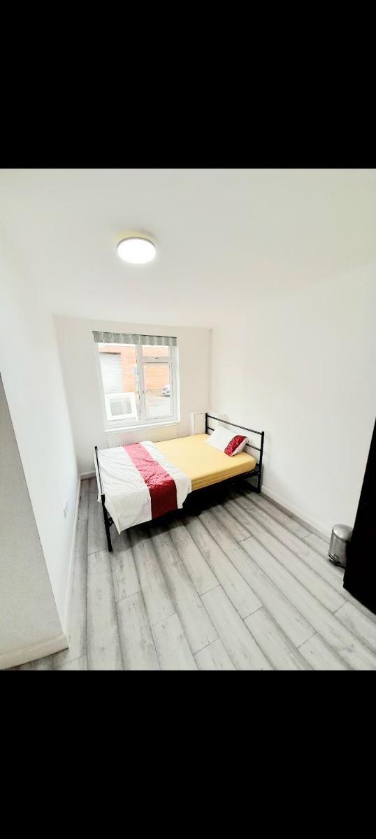 Double ensuite room free parking - Housity