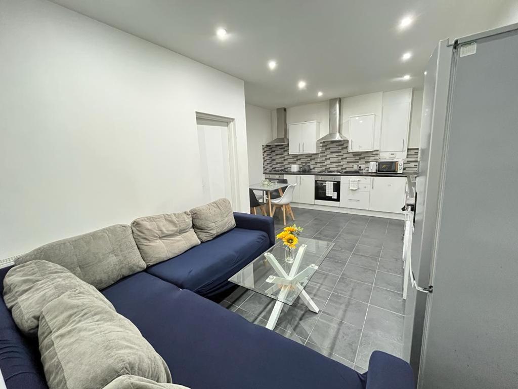 Blue Rain 3 - Housity