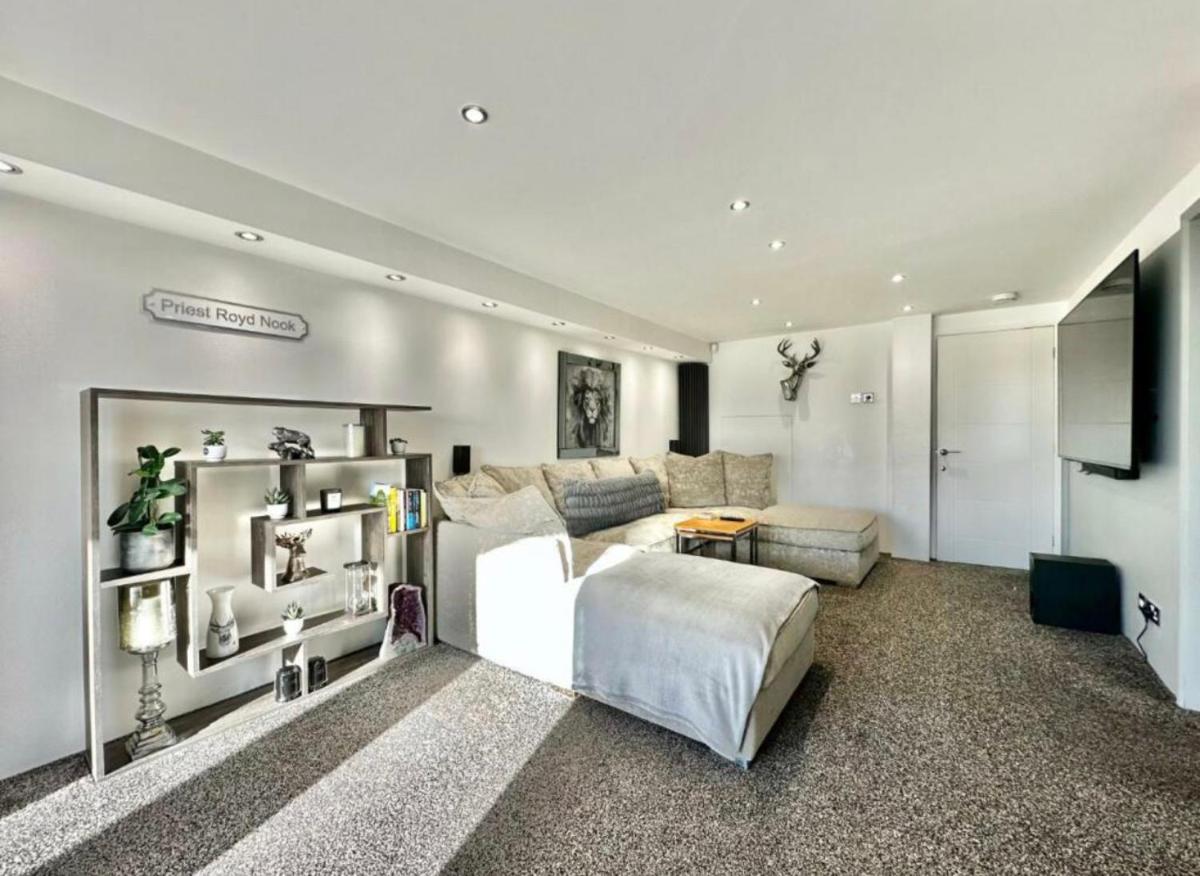 Priest Royd Nook - Luxury Lodgings - Housity