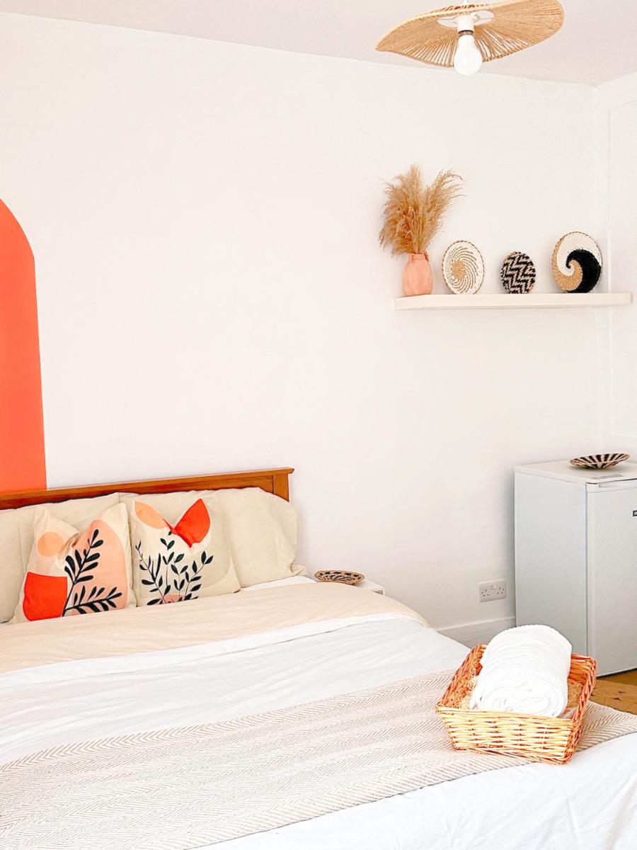Boho Vibe Room Centrally Located in Portsmouth City - Housity