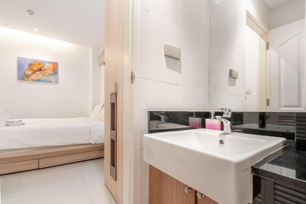 The Lago apartments 2bd - Housity
