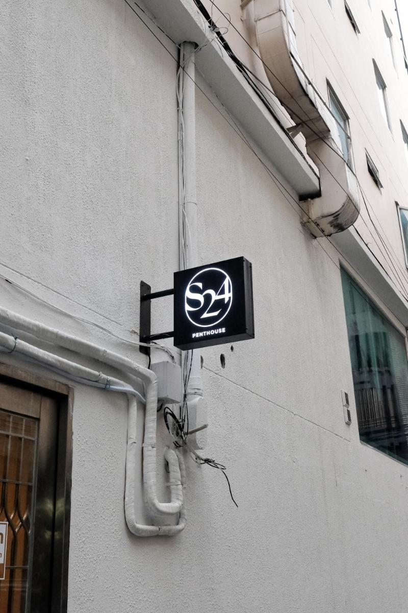 Upscale 3-bedroom 3-bathroom suite 1 min to BTS Prompong - Housity