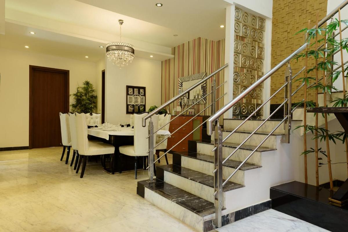 Swiss Royal Suites - Housity