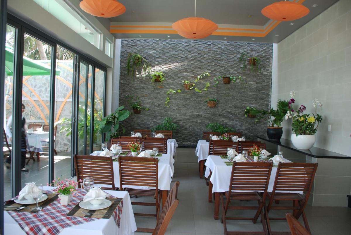 Canary Beach Resort - Housity