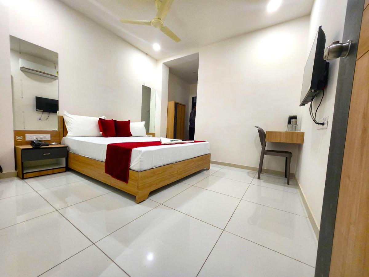Hotel Near Me - Housity