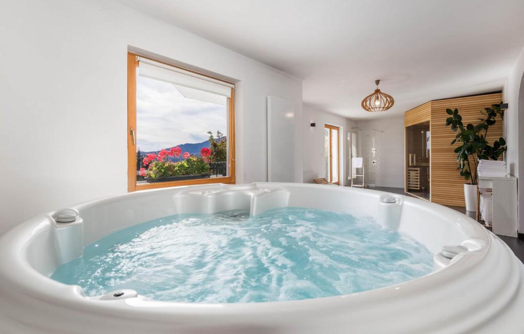 Holiday Home & Spa Kozji Vrh - Housity