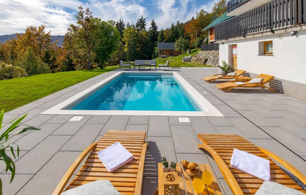 Holiday Home & Spa Kozji Vrh - Housity