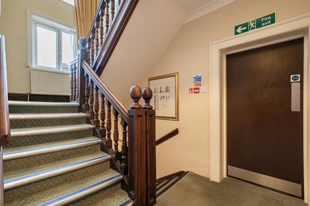 Barrington Lodge - Housity