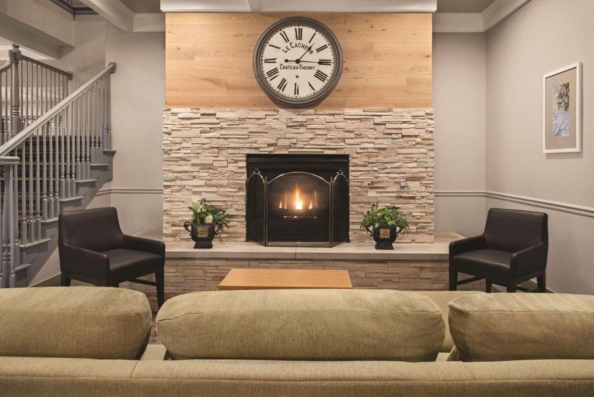 Country Inn & Suites by Radisson, Schaumburg, IL - Housity