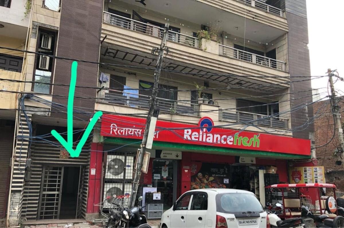 Room in Airb&b New Delhi - Divine Inn Service Apartments - Housity