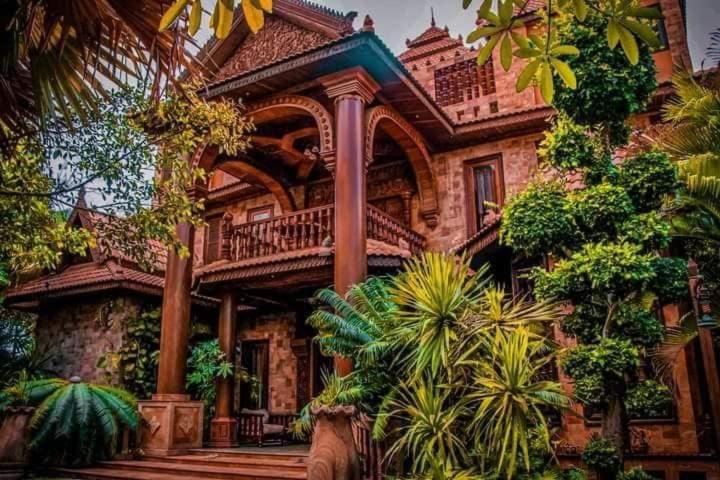 Model Temple Villa - Housity
