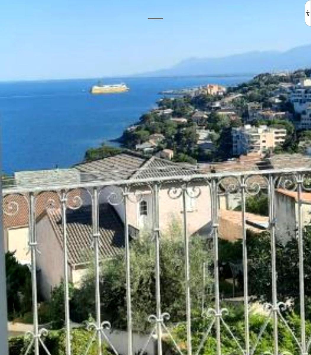 pietranera village terrasse vue exceptionnelle sur la mer - Housity