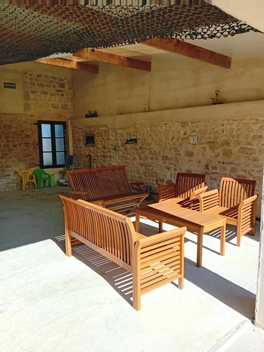 L Ancre Maison séjour spacieux lumineux avec jardin et extérieur aménagé terrain de petanque proche Omaha beach, Grandcamp Maisy et pointe du Hoc - Housity