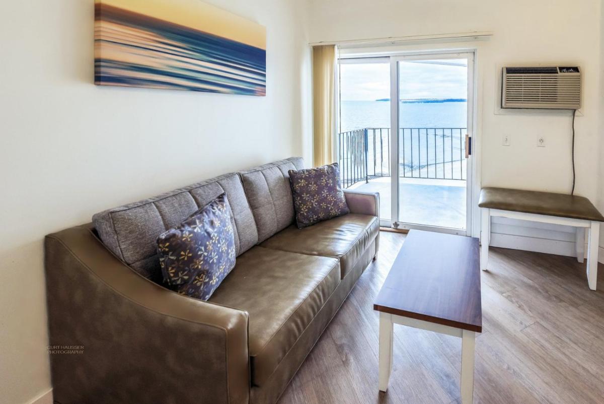 Pointes North Beachfront Resort Hotel - Housity