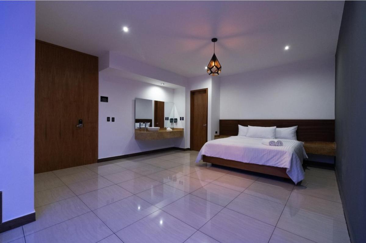 Hell Blue - Housity