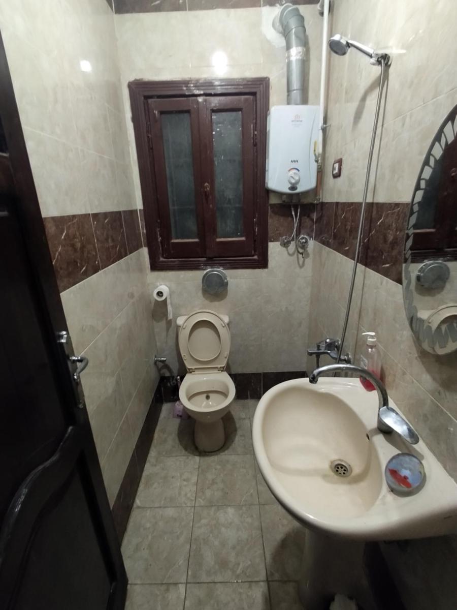 Alex Room - Housity