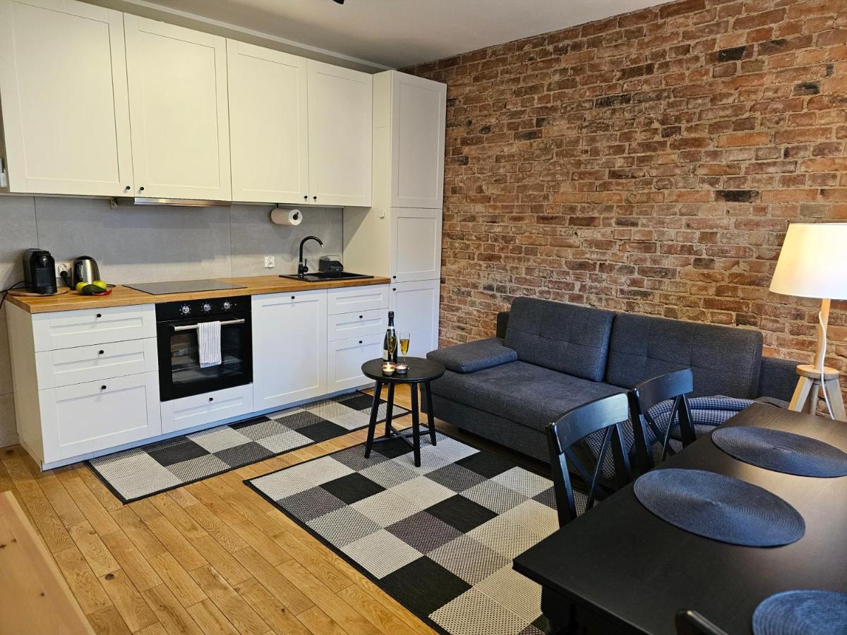 URBAN APARTMENTS PREMIUM No 2, FREE private parking, Self CHECK-IN - Housity